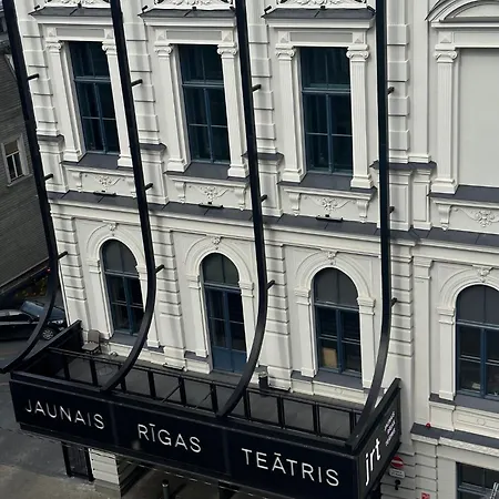 アパート Theater